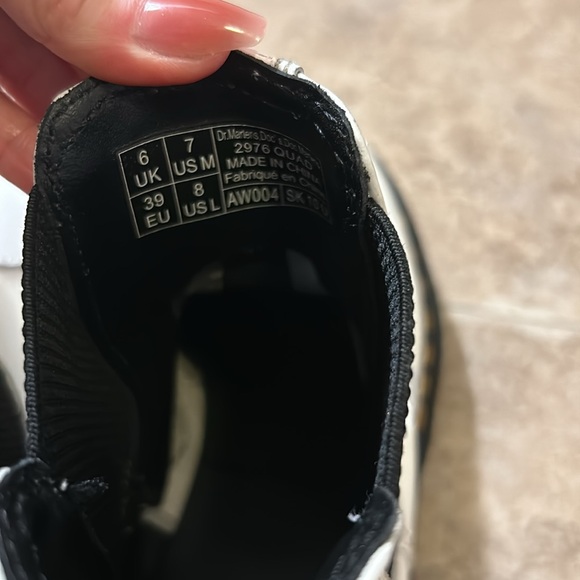 Doc Martens- White Chelsea slip-on- great condition only worn a few times. - Picture 4 of 6